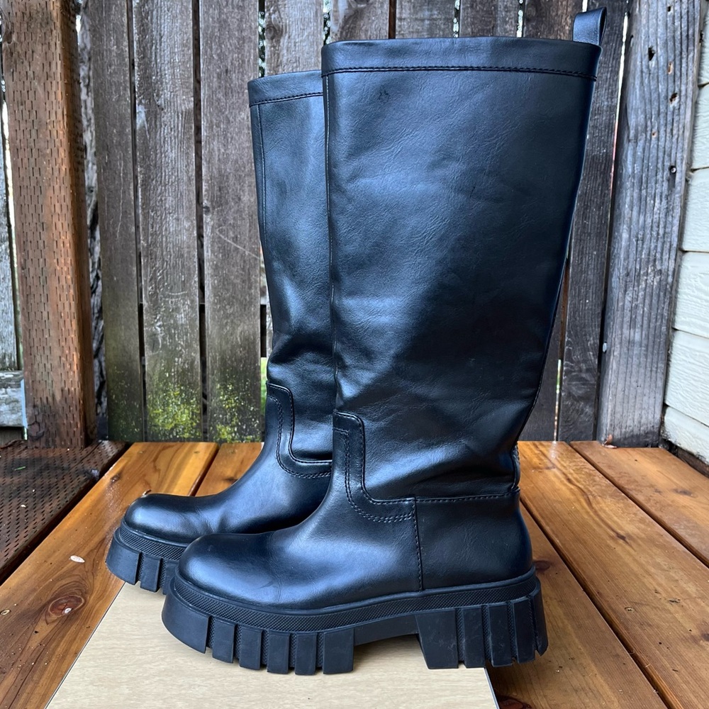 Zara Wm’s Lug Sole Pull On High Boots In Black Sz 39 EU Sz 8 US